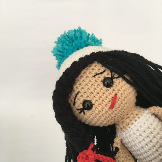 Kalpli Kız Bebek Amigurumi (Siyah Saçlı) - Görsel 2