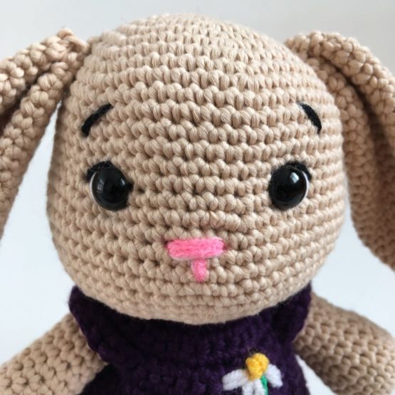 Papatyalı Tavşan Amigurumi Oyuncak - Görsel 2