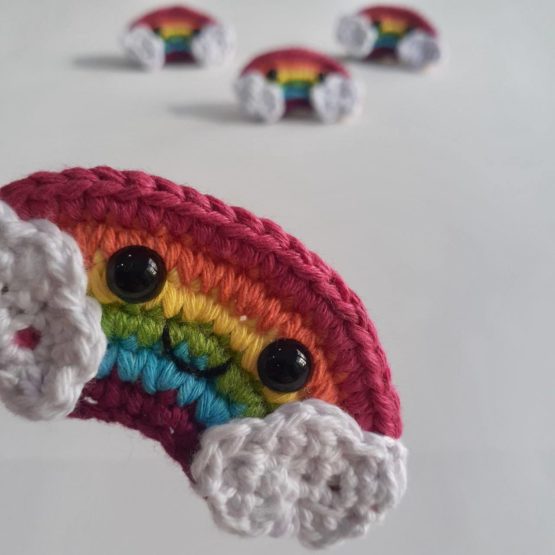 Gözlü Gökkuşağı Toka Amigurumi - Görsel 2
