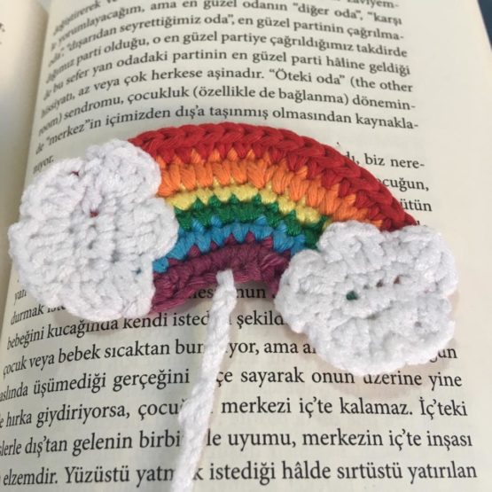 Gökkuşağı Örgü Kitap Ayracı - Görsel 2