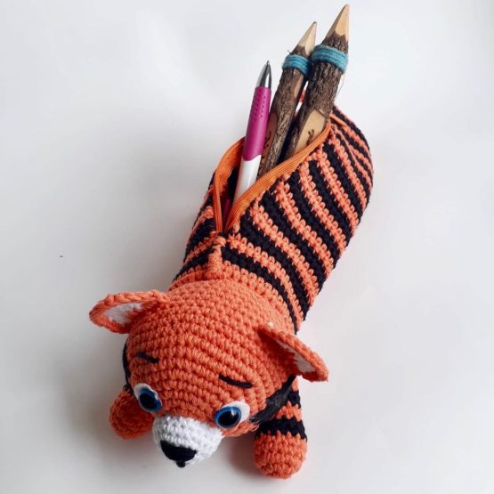 Kaplan Amigurumi Kalem Kutusu