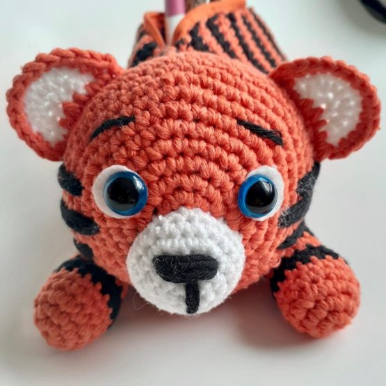 Kaplan Amigurumi Kalem Kutusu - Görsel 4